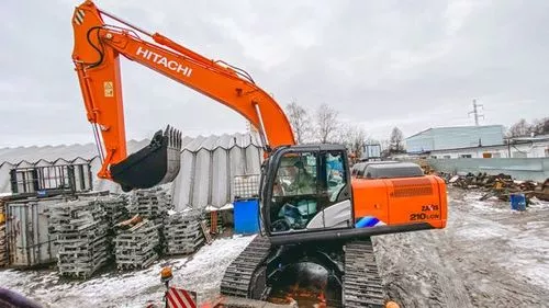 Новинка - Гусеничный экскаватор Hitachi 210